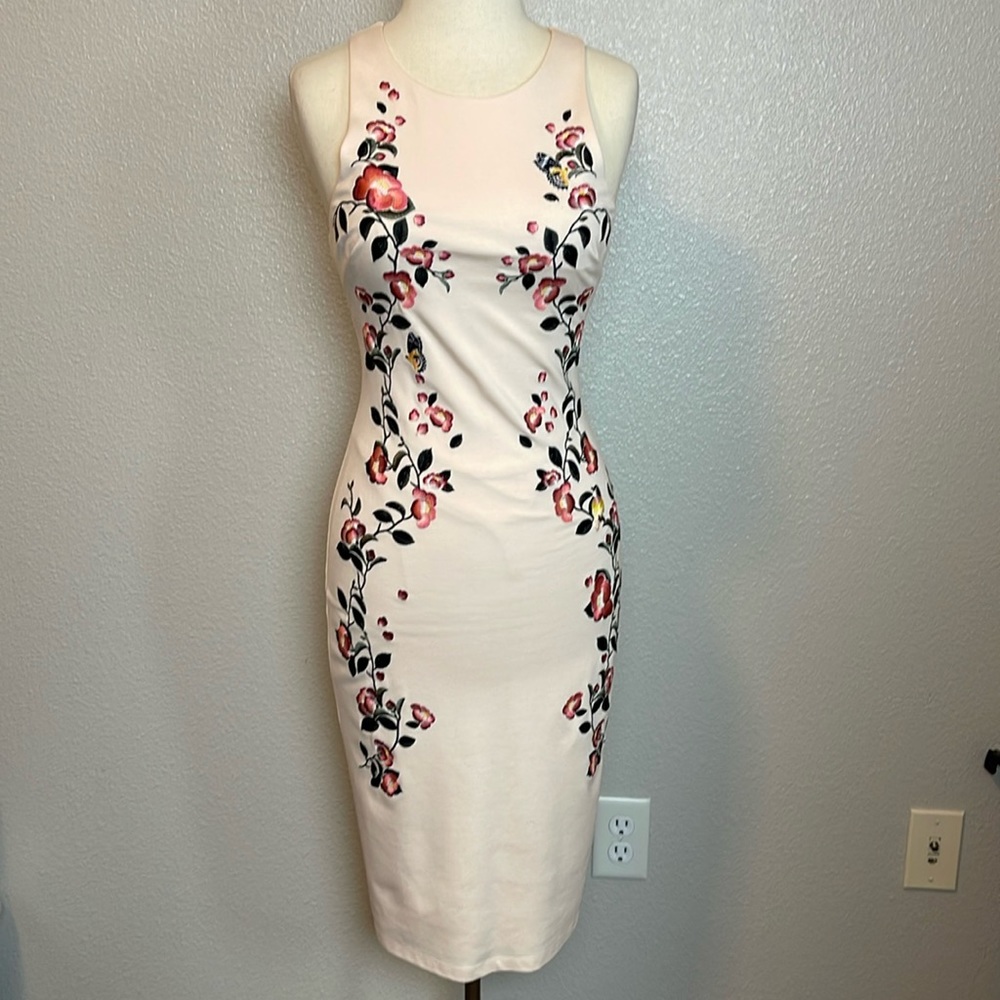 Bebe Pink flower embroidered dress, Wm’s Sz XS